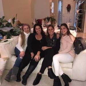 Meet your Posher, Emiily